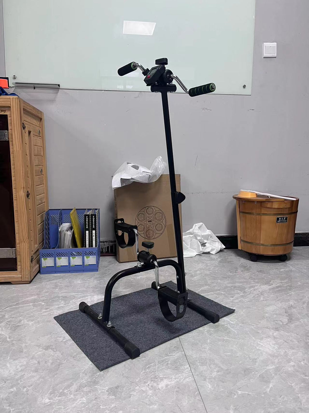 Resistance-Based Fitness Trainer Bowlift