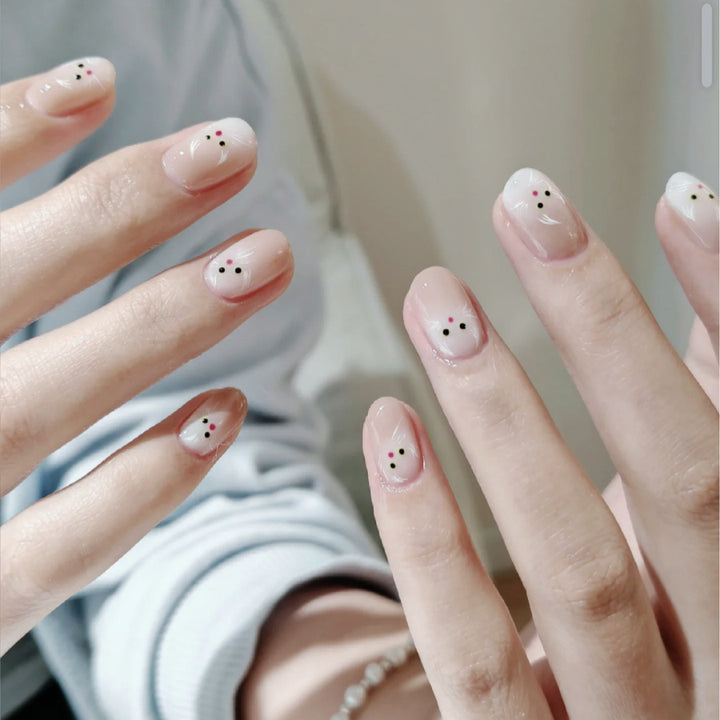 Whimsical Cat-Themed Press-On Nail Art Set Bowlift