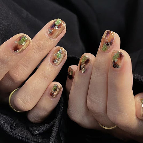 Artistic Press-On Nail Design Bowlift