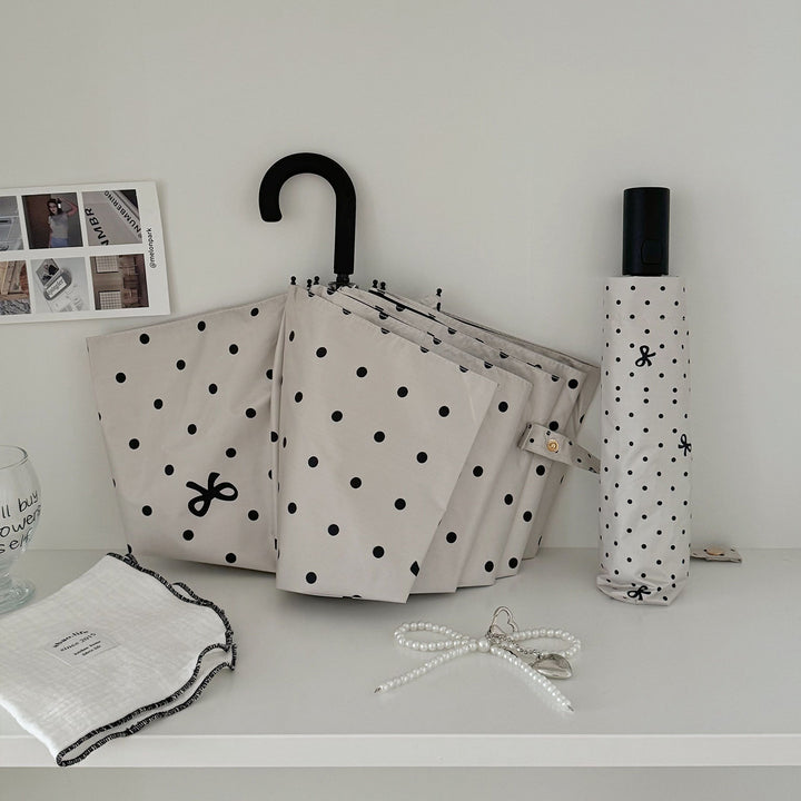 Ladies compact umbrella with stylish polka dot design Bowlift