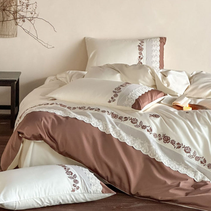 Embroidered Sateen Duvet Ensemble with Scalloped Lace Border