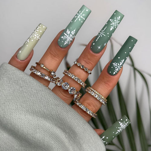 Snowflake Design Press-On Nail Set Bowlift