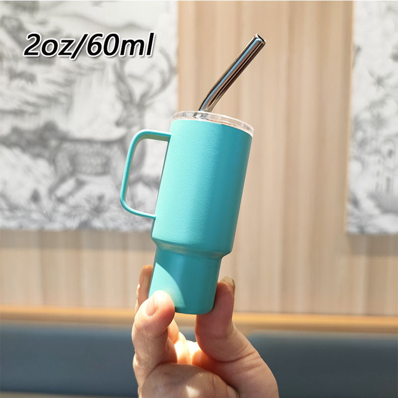 Women's practical drinking glass with metal straw Bowlift