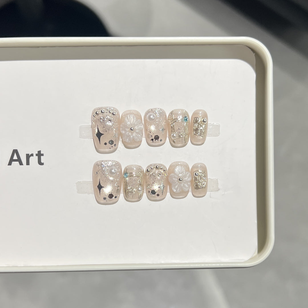 Decorative Acrylic Press-On Nail Art Set Bowlift