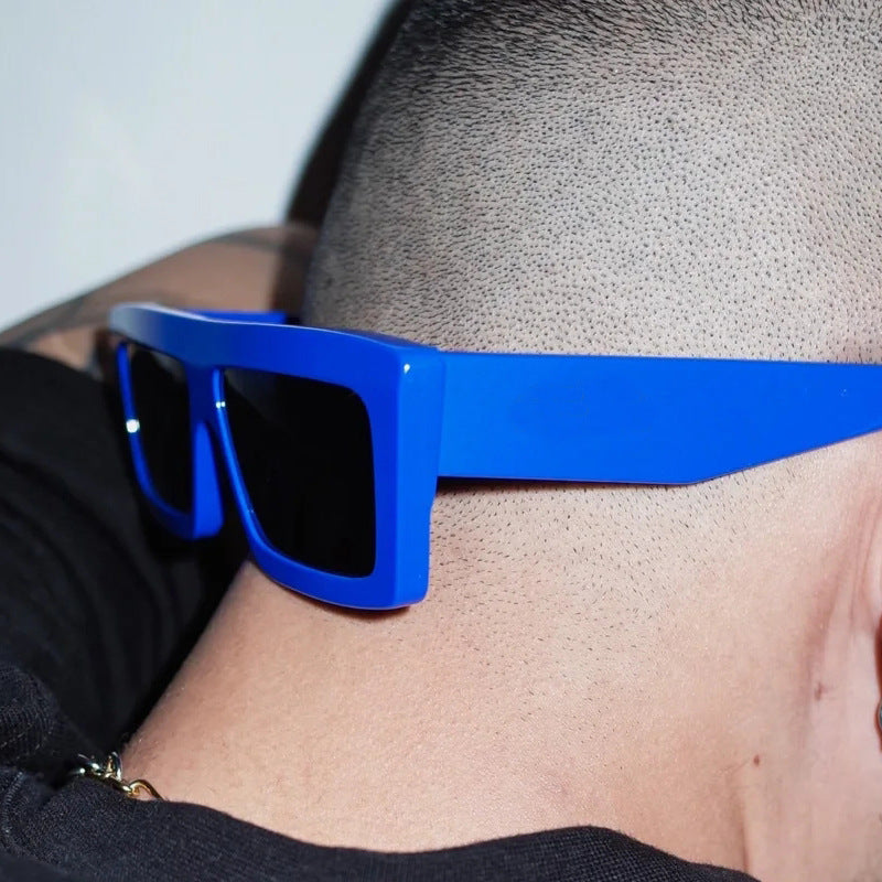 Women Oversized Sunglasses with Modern and Angular Design Bowlift