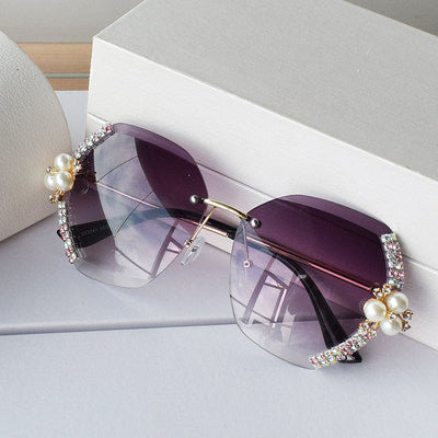 Women extravagant oversized sunglasses with pearl embellishments Bowlift