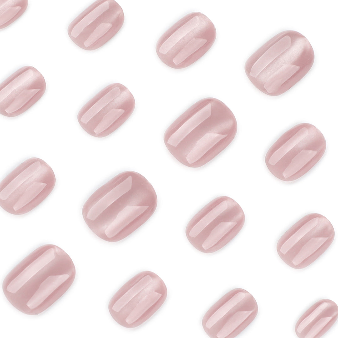 High-quality artificial nails with natural shine Bowlift