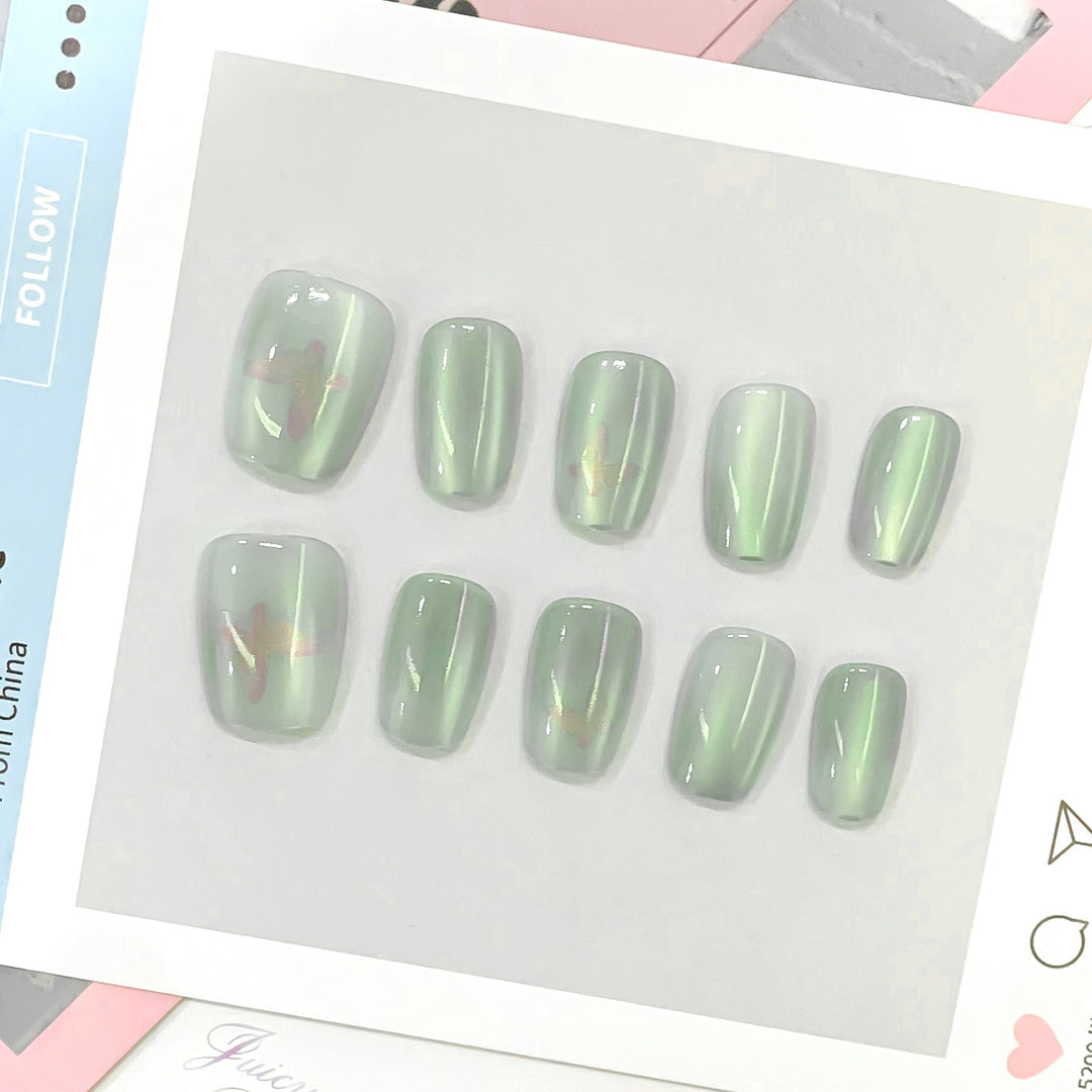 Artful artificial nails with shimmering design Bowlift