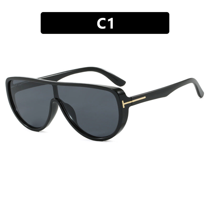 Women's elegant oversized sunglasses with striking design and UV protection Bowlift