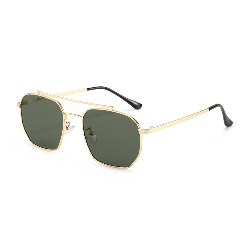 Fashion-Forward Angular Frame Sunglasses Bowlift