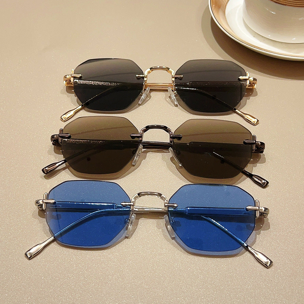 Chic Oversized Octagonal Sunglasses with Elegant Metal Accents Bowlift