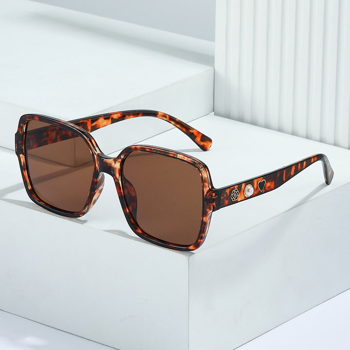 Elegant Oversized Square Frame Eyewear Bowlift