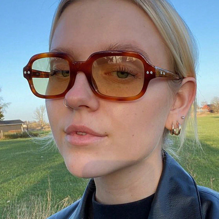 Ladies modern square sunglasses with wide frame and elegant design Bowlift