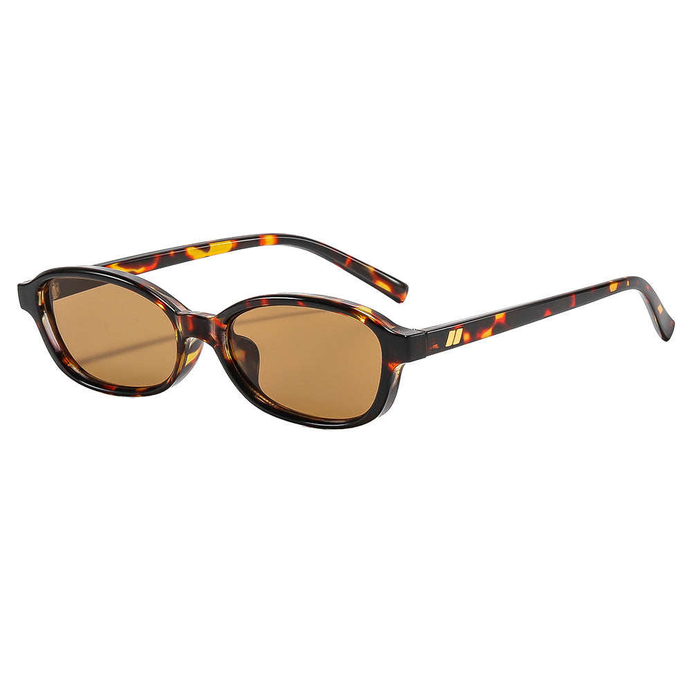 Ladies fashionable sunglasses in stylish oval design with UV protection Bowlift