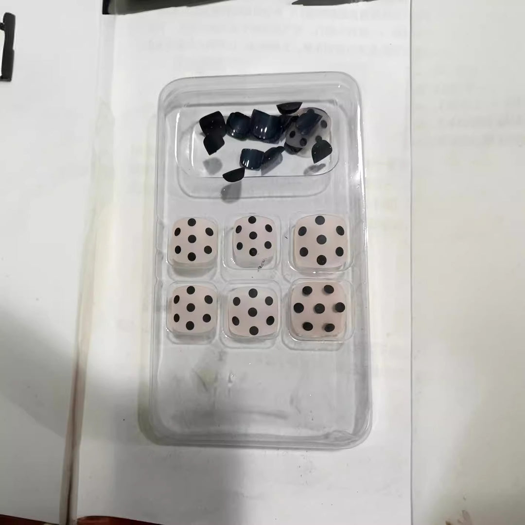 Artistic Polka Dot Press-On Nail Set Bowlift