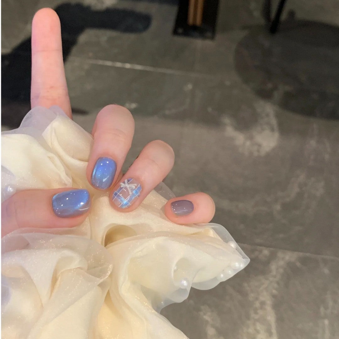 Artificial Nails with Unique Geometric Design Bowlift