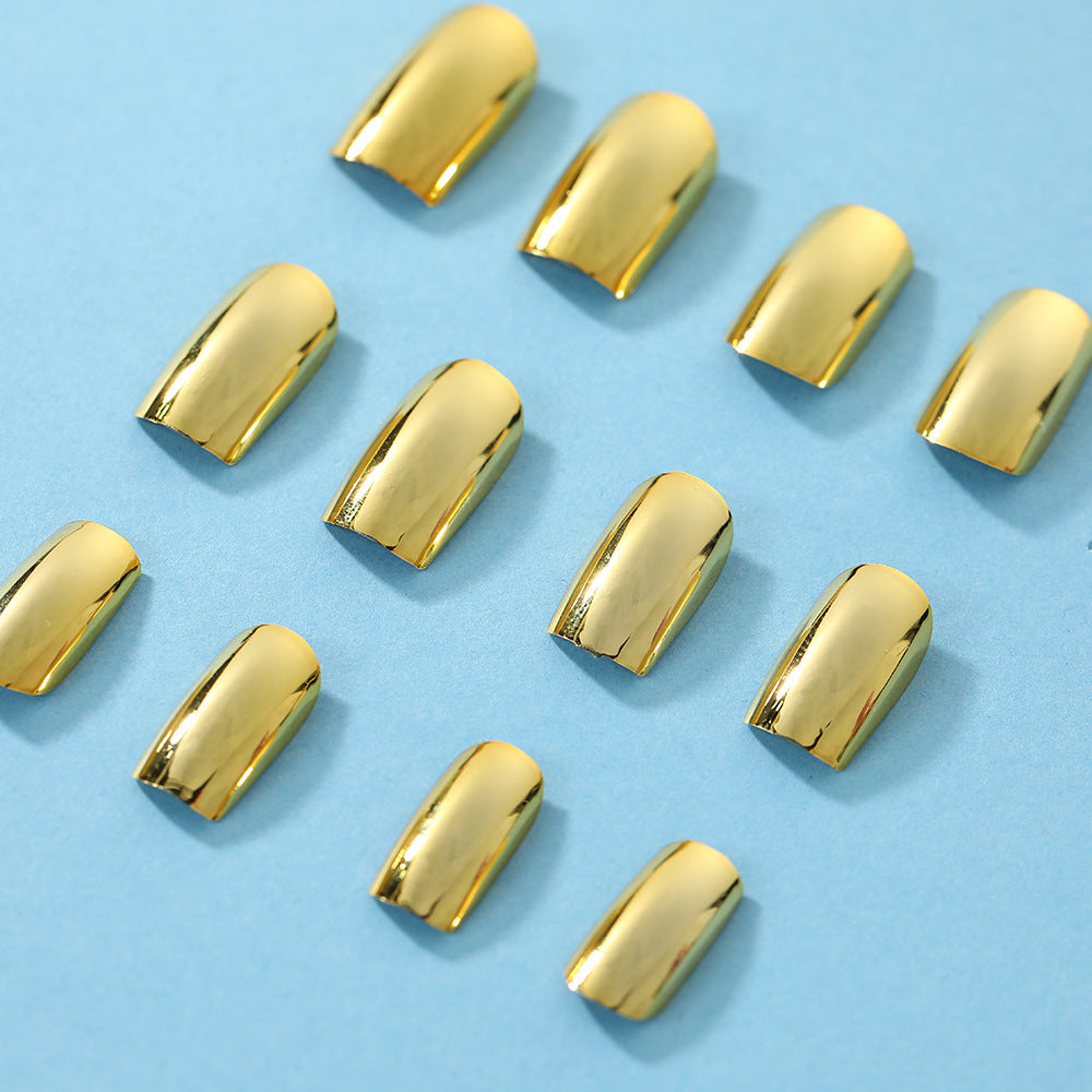 Artificials nails in creative design Bowlift