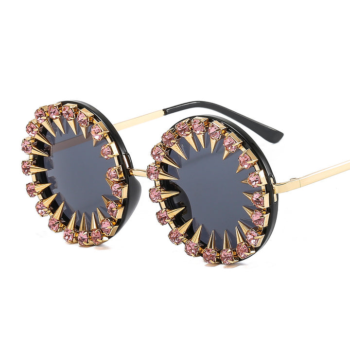 Women’s creative and eye-catching sunglasses with spikes and rhinestone details Bowlift