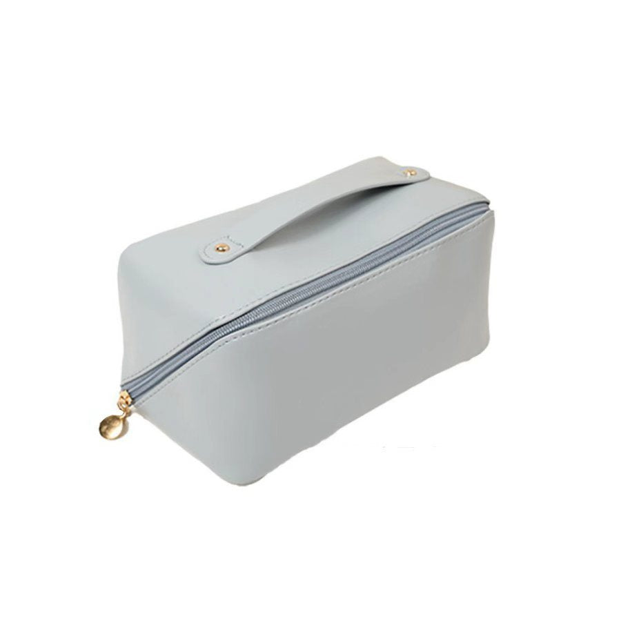 Cosmetic bag with elegant zipper Bowlift