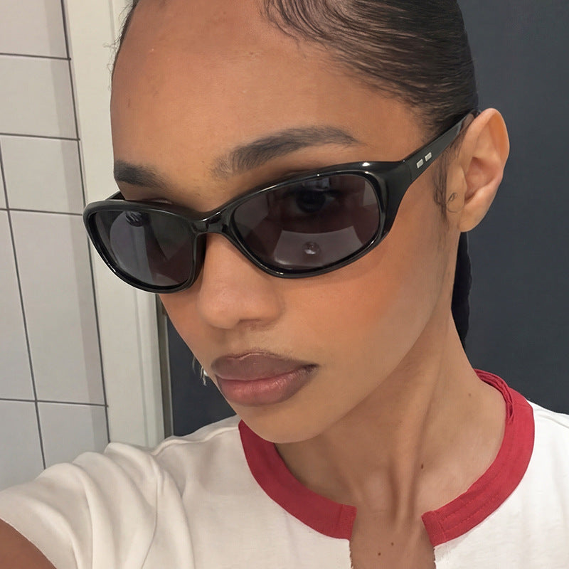 Women's sporty sunglasses with wide, ergonomic frame Bowlift
