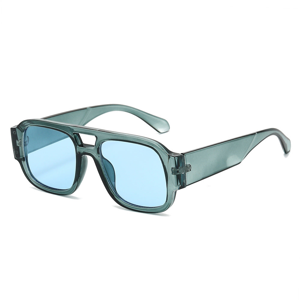 Fashionable Retro-Inspired Square Sunglasses Bowlift