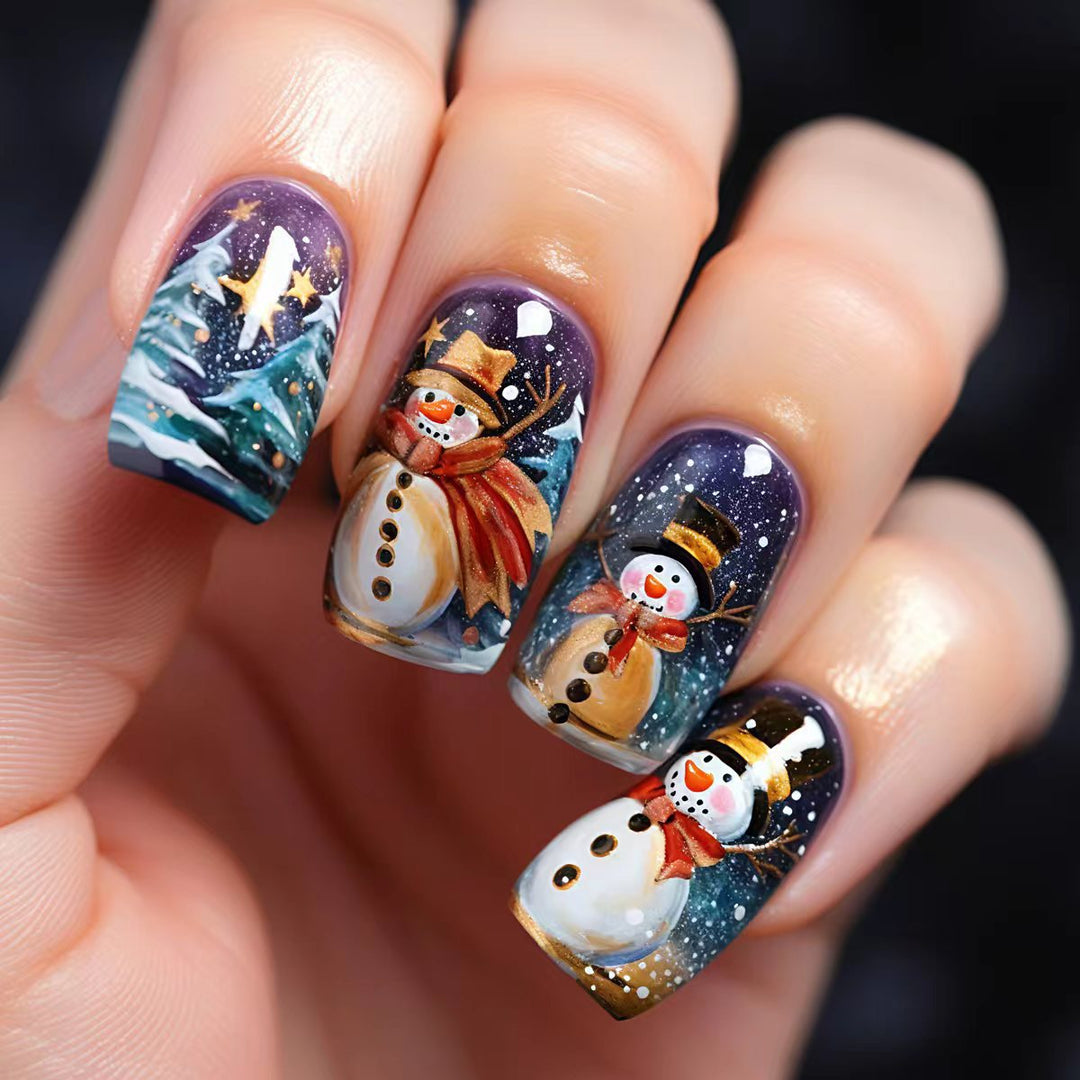 Artificial nails with cheerful snowman design Bowlift