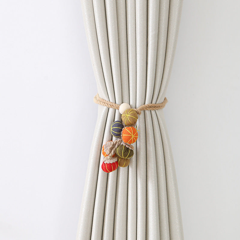 Decorative curtain tieback Bowlift