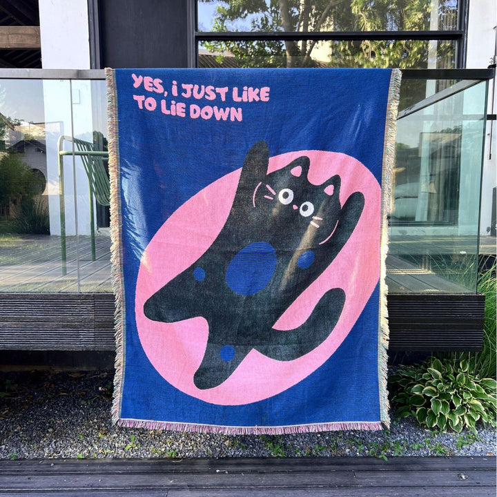Artistic Cat-Themed Woven Blanket