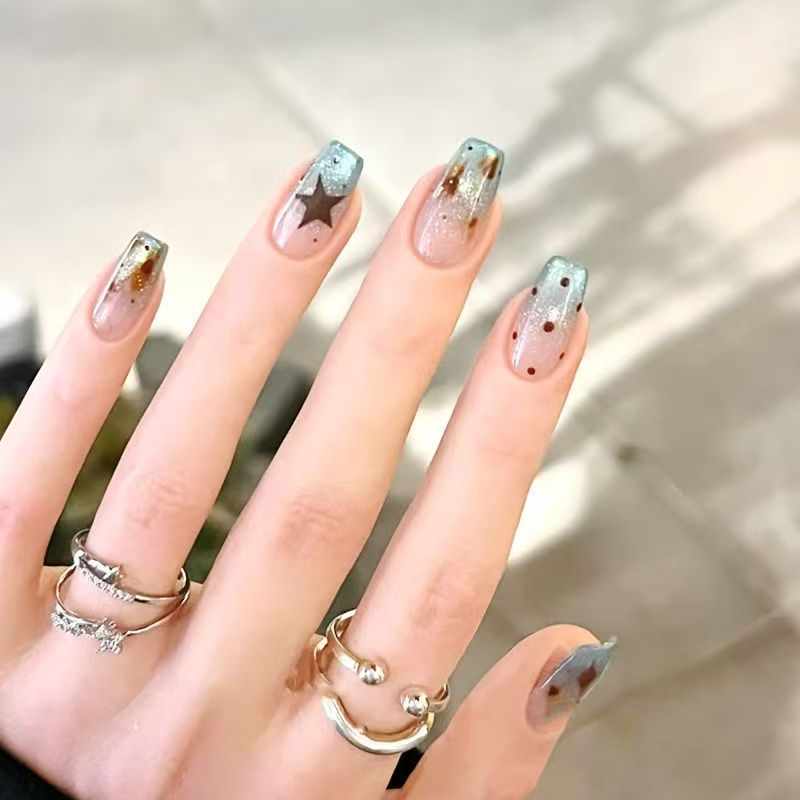 Whimsical Bear-Themed Press-On Nail Art Kit Bowlift