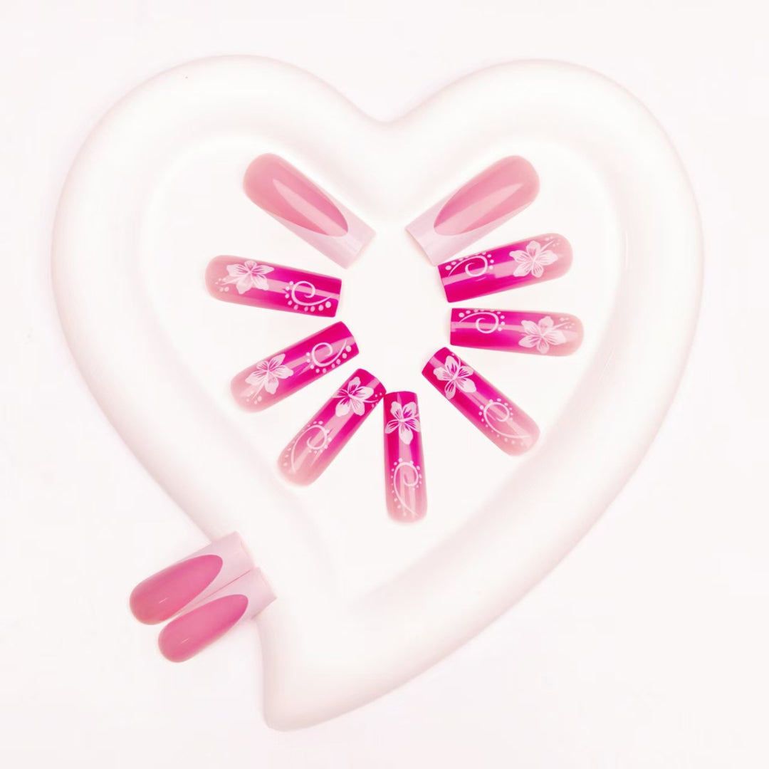 Artificial nails with floral accents and shine Bowlift