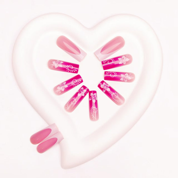 Artificial nails with floral accents and shine Bowlift