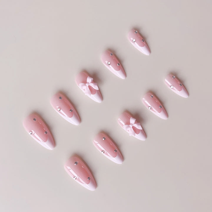 Artificial nail tips with elegant tips and floral design Bowlift