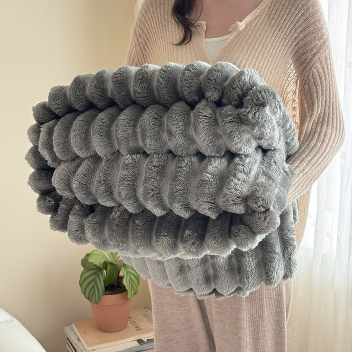 Women's Oversized Snuggle Blanket with Haptic Bowlift