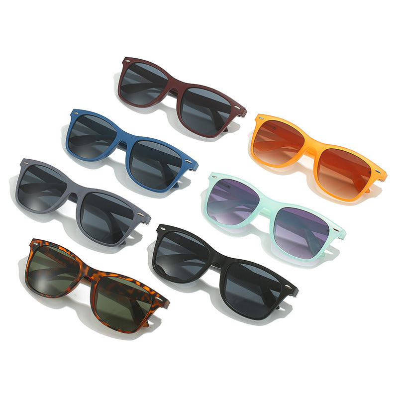 Women’s fashionable sunglasses with protective UV protection and trendy design Bowlift