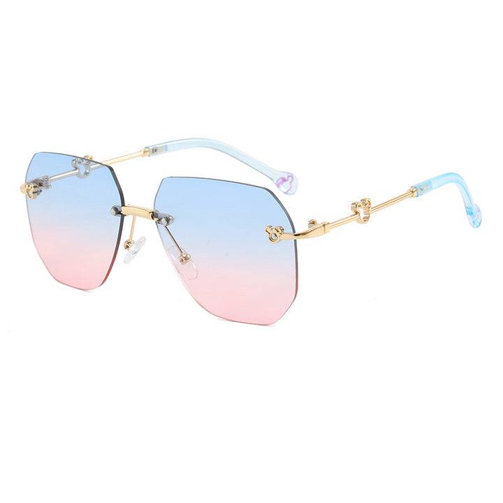 Ladies stylish oversized sunglasses with faceted frame Bowlift
