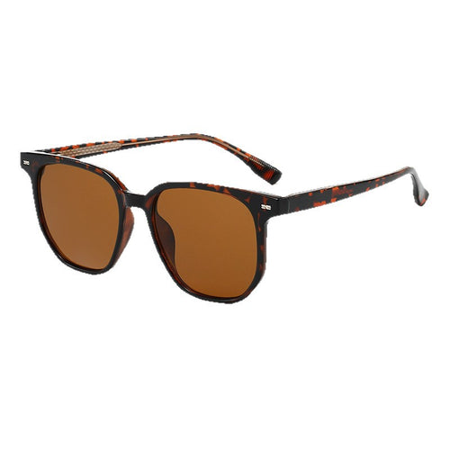 Ladies sunglasses in a modern square frame Bowlift