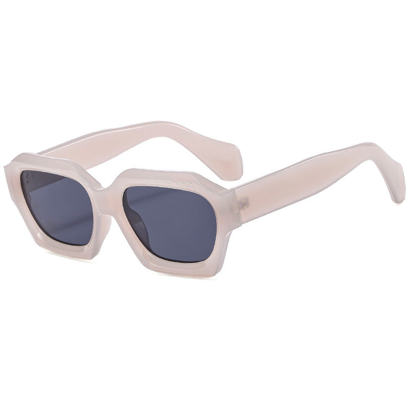 Ladies stylish sunglasses in geometric design Bowlift
