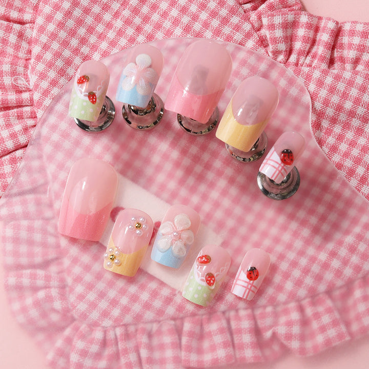 Floral Press-On Nail Art Set Bowlift