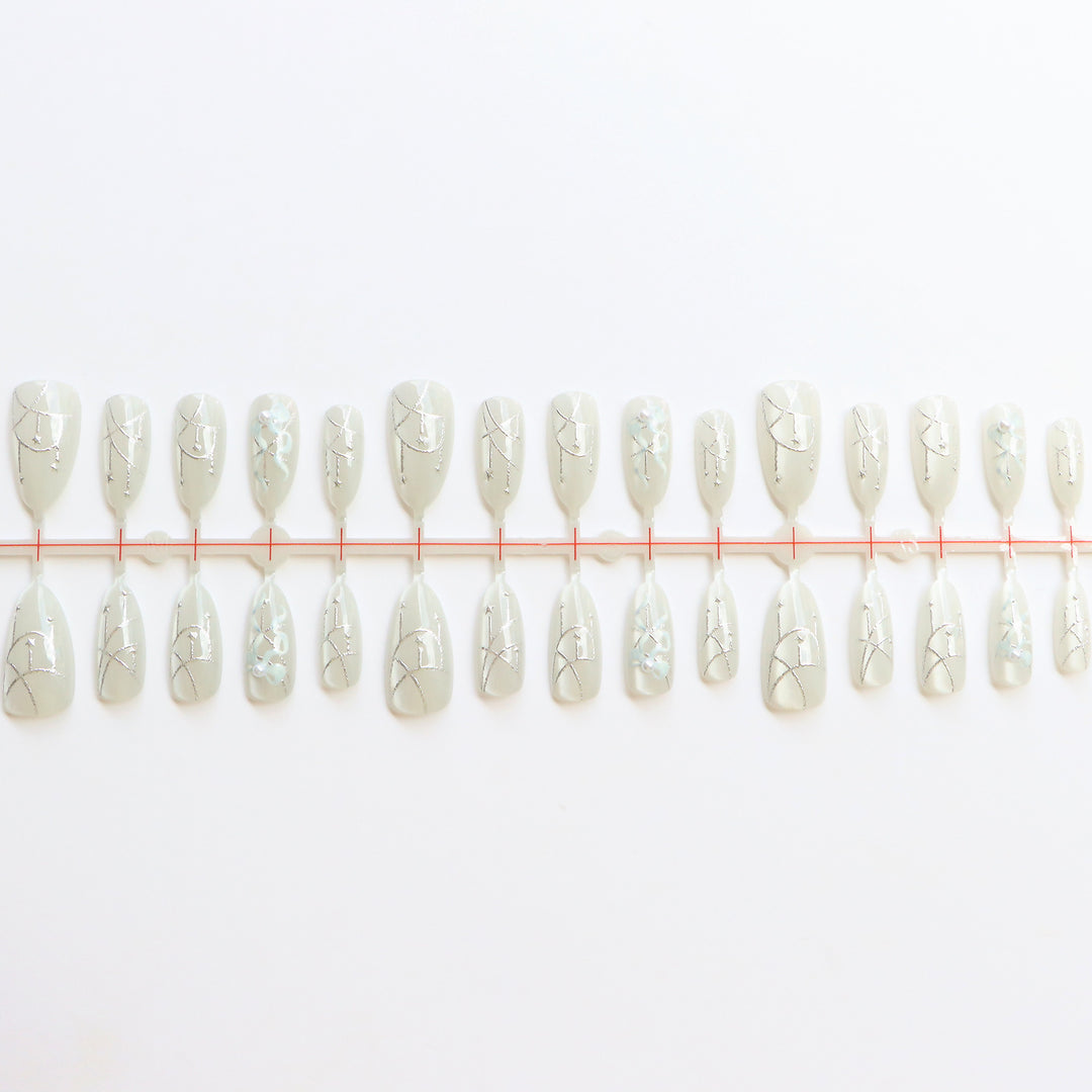 Elegant Press-On Nail Art Collection Bowlift