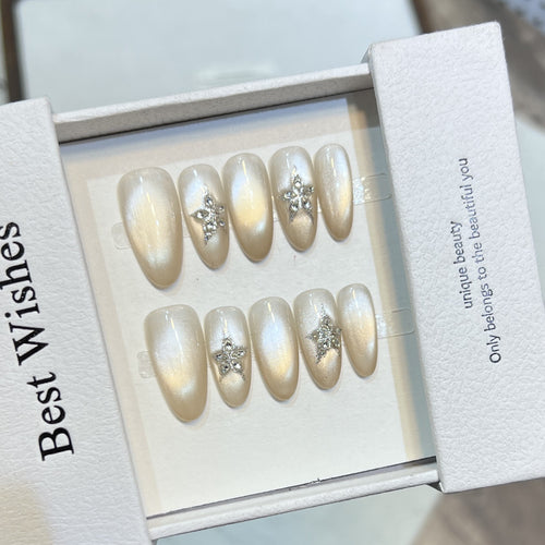 Star-Embellished Press-On Nail Art Set Bowlift