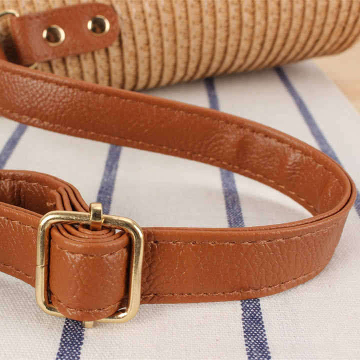 Shoulder bag made of handwoven natural material with elegant handle Bowlift
