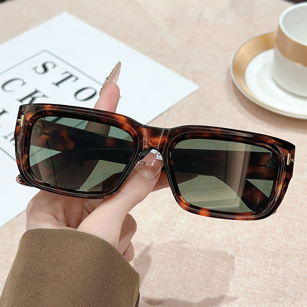 Trendy Oversized Sunglasses Bowlift
