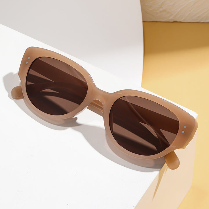 Ladies fashionable Cat-Eye glasses with trendy thick frame Bowlift
