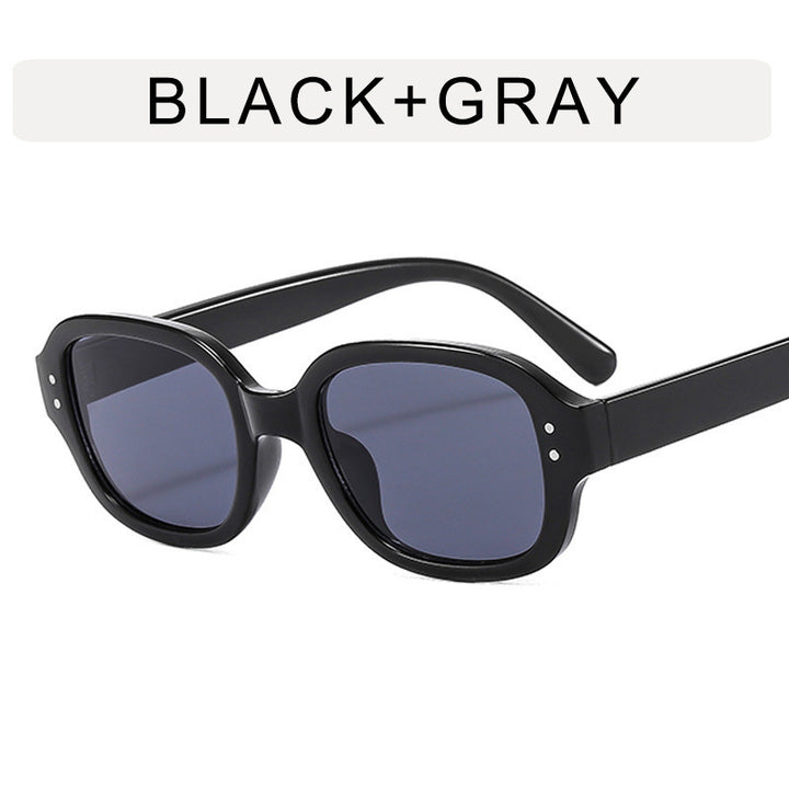 Women’s fashionable sunglasses with large, square frame Bowlift