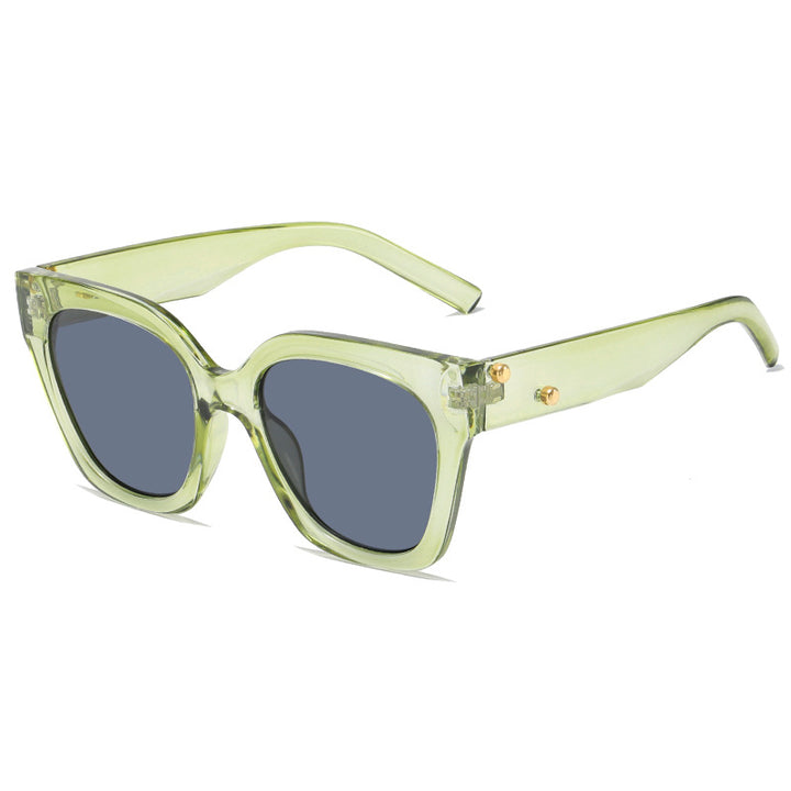 Women extravagantly designed sunglasses Bowlift