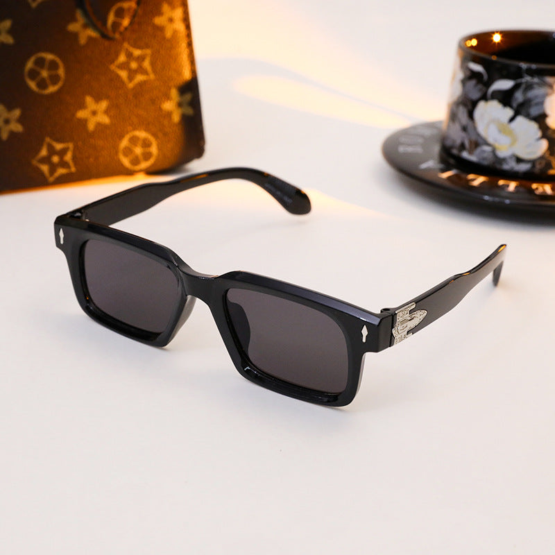 Ladies elegant rectangular sunglasses with special frame Bowlift