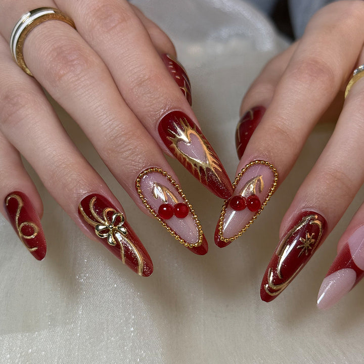 Artificial nails with elegant gold design Bowlift