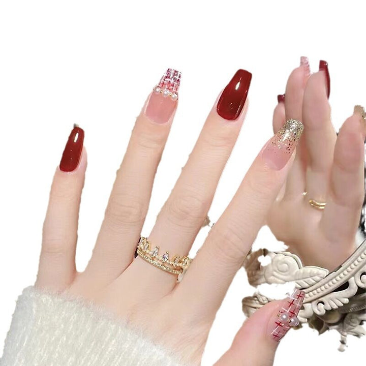 Elegant Nail Art with Gloss Finish Bowlift