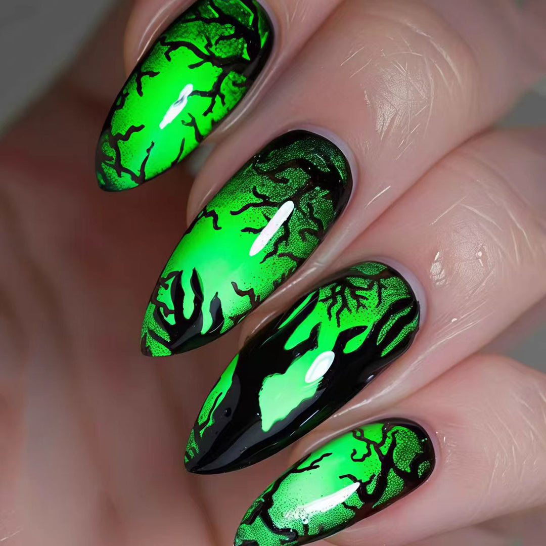 Spooky Nail Art Design Bowlift