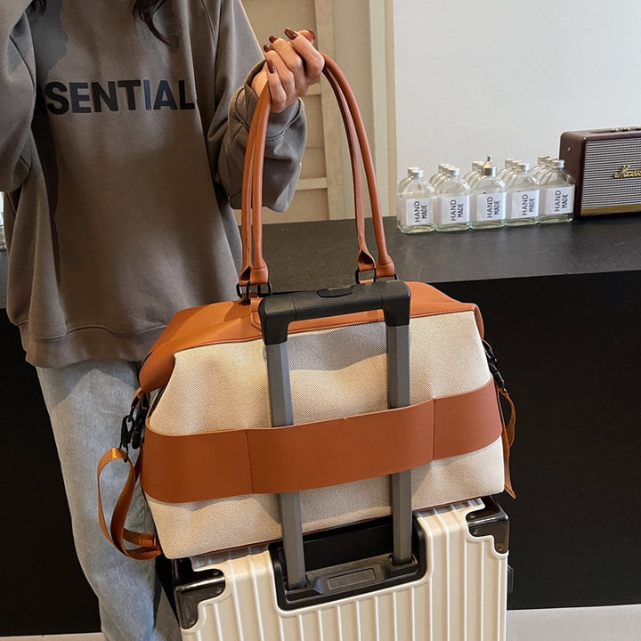 Practical Handbag in Modern Design Bowlift